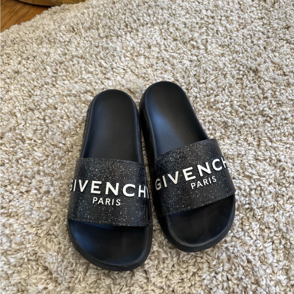 Givenchy Black and White Logo Slides